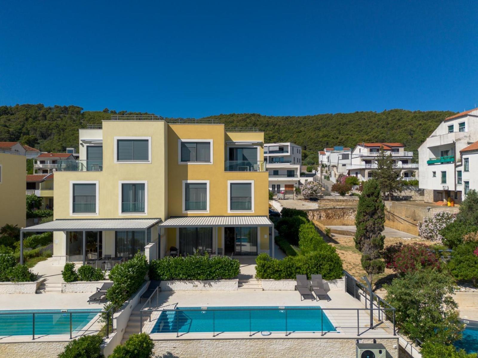 Acadia Beach Villas & Apartments Slatine Exterior photo